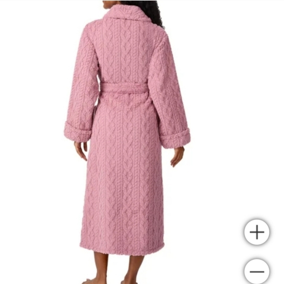 Room Service Robe Cable Textured Jacquard Fabric - Picture 3 of 10